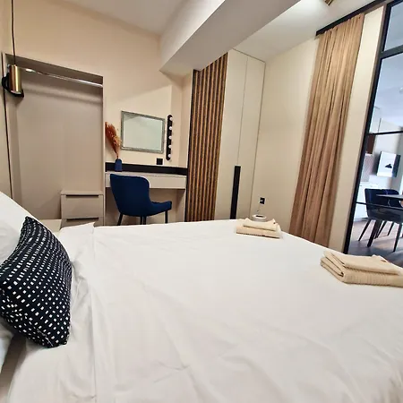 Apartment By The Pool #7 *